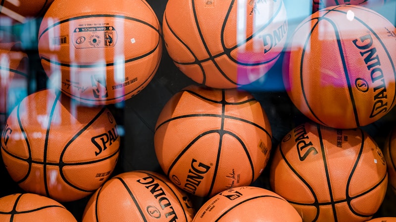 曼联球队阵营 - 老特拉福德球场与红魔经典历史时刻